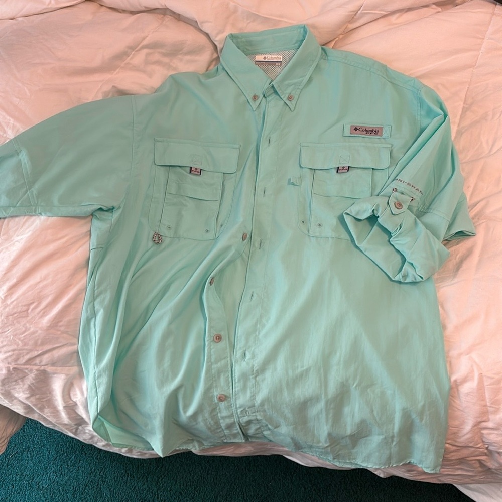 Men’s Columbia PFG shirt, size medium